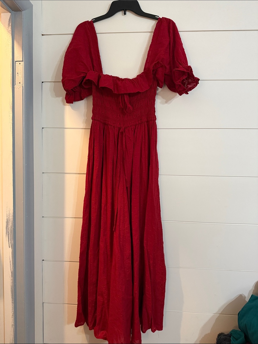 Women's Red Puff-Sleeve Maxi Dress - Romantic Off-Shoulder Cottagecore Style